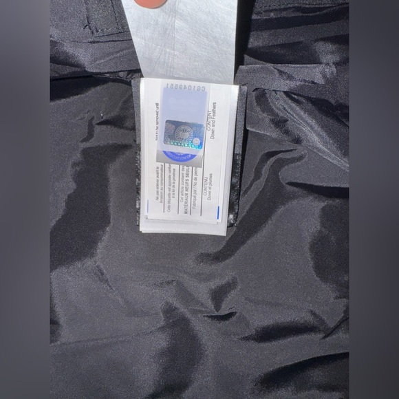 CANADA GOOSE JACKETS - Picture 3 of 6